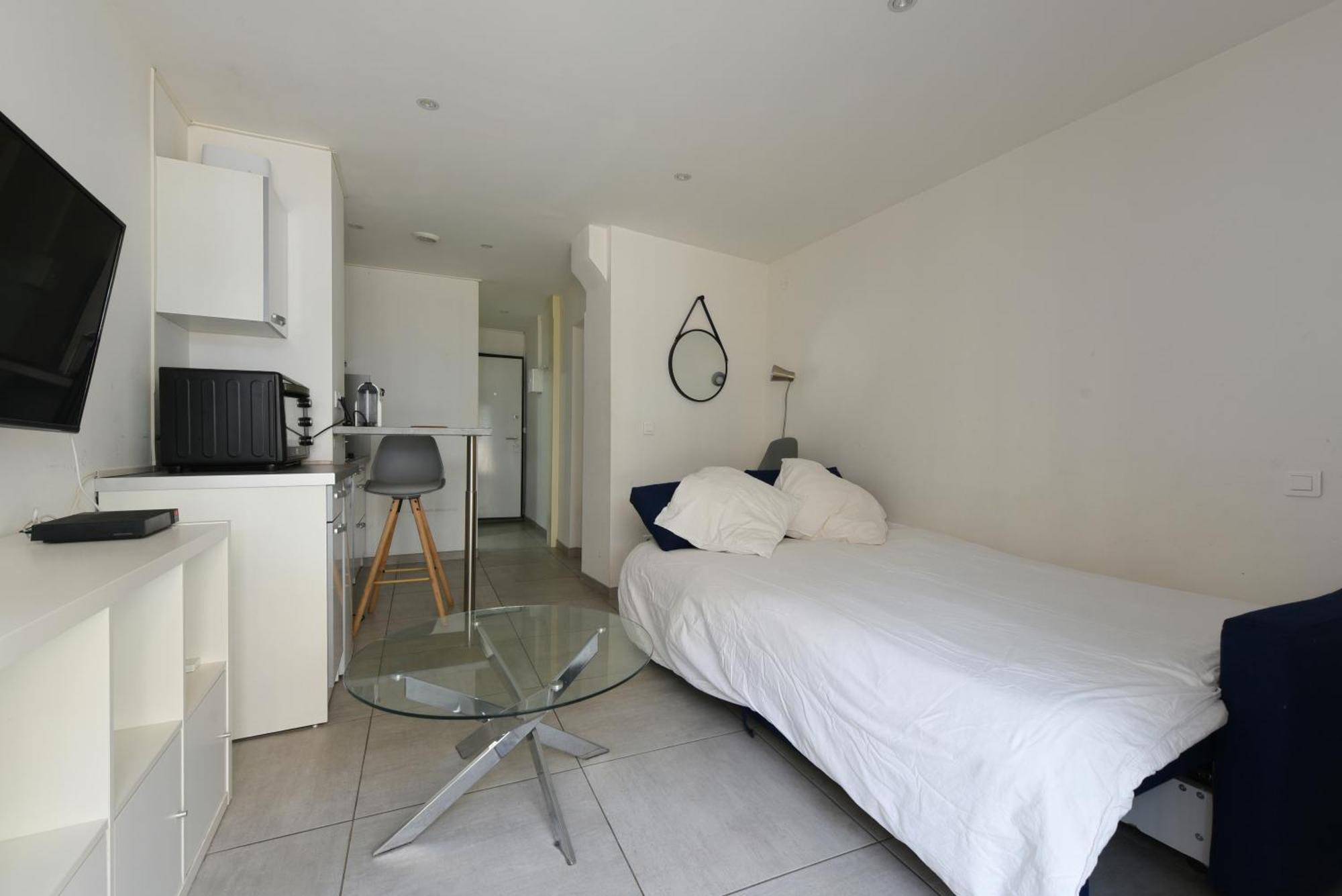 Provencal Studio Netflix Appart-Hotel-Provence La Fare-les-Oliviers المظهر الخارجي الصورة