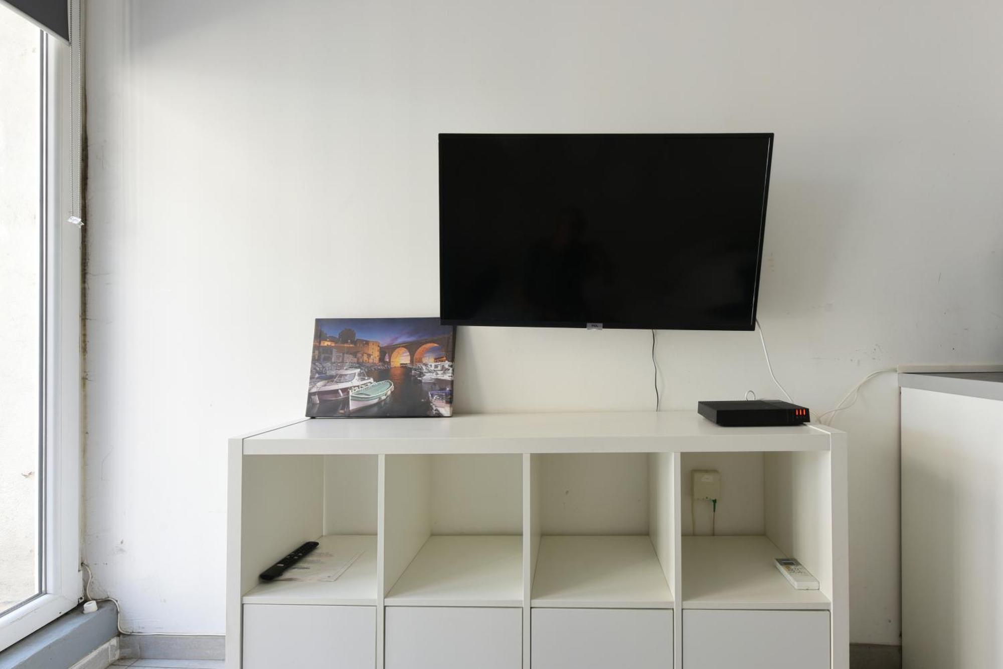 Provencal Studio Netflix Appart-Hotel-Provence La Fare-les-Oliviers المظهر الخارجي الصورة